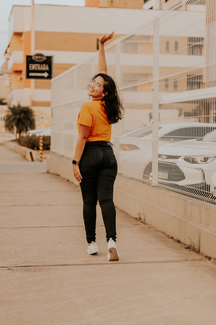 Femeie activă care menține un stil de viață sănătos și echilibrat